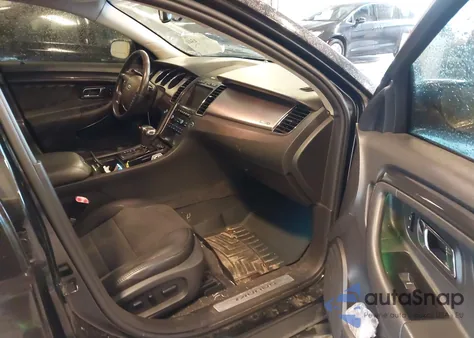 2010 Ford Taurus Sho z USA, uszkodzony, nr VIN 1FAHP2KT2AG106188